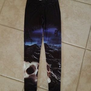 Hot Topic Skull Leggings